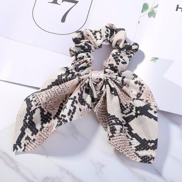 Snake and Jaguar Animal Print Bow Tie Scrunchies - Picture 5 of 6